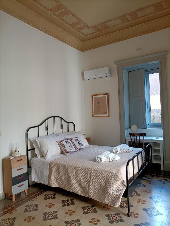 Stesicoro Art Home, In Centro Storico A カターニア エクステリア 写真